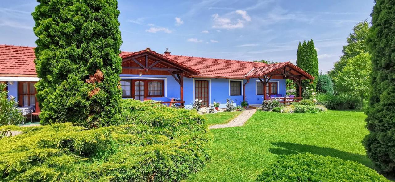 Magyar Apartmanhazak I-Iii. ザラカロシュ エクステリア 写真
