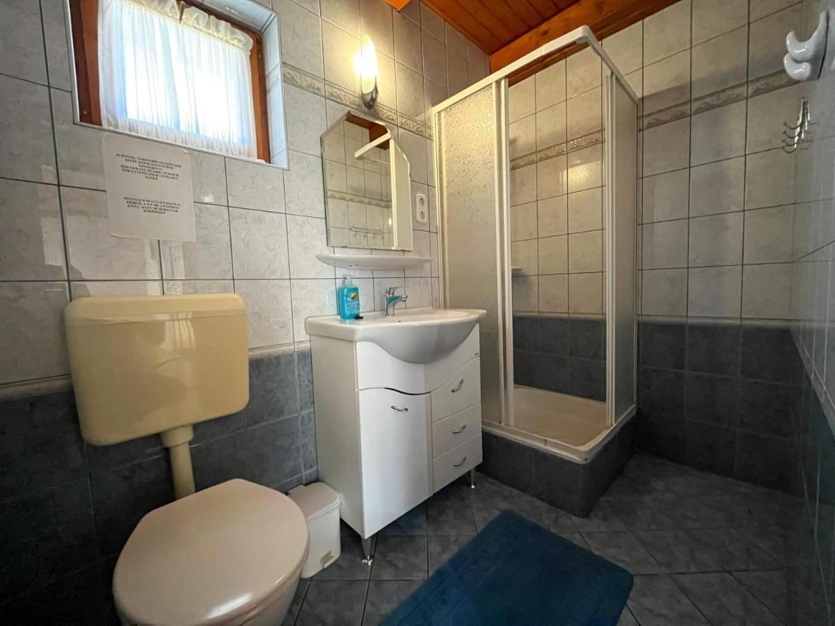 Magyar Apartmanhazak I-Iii. ザラカロシュ エクステリア 写真