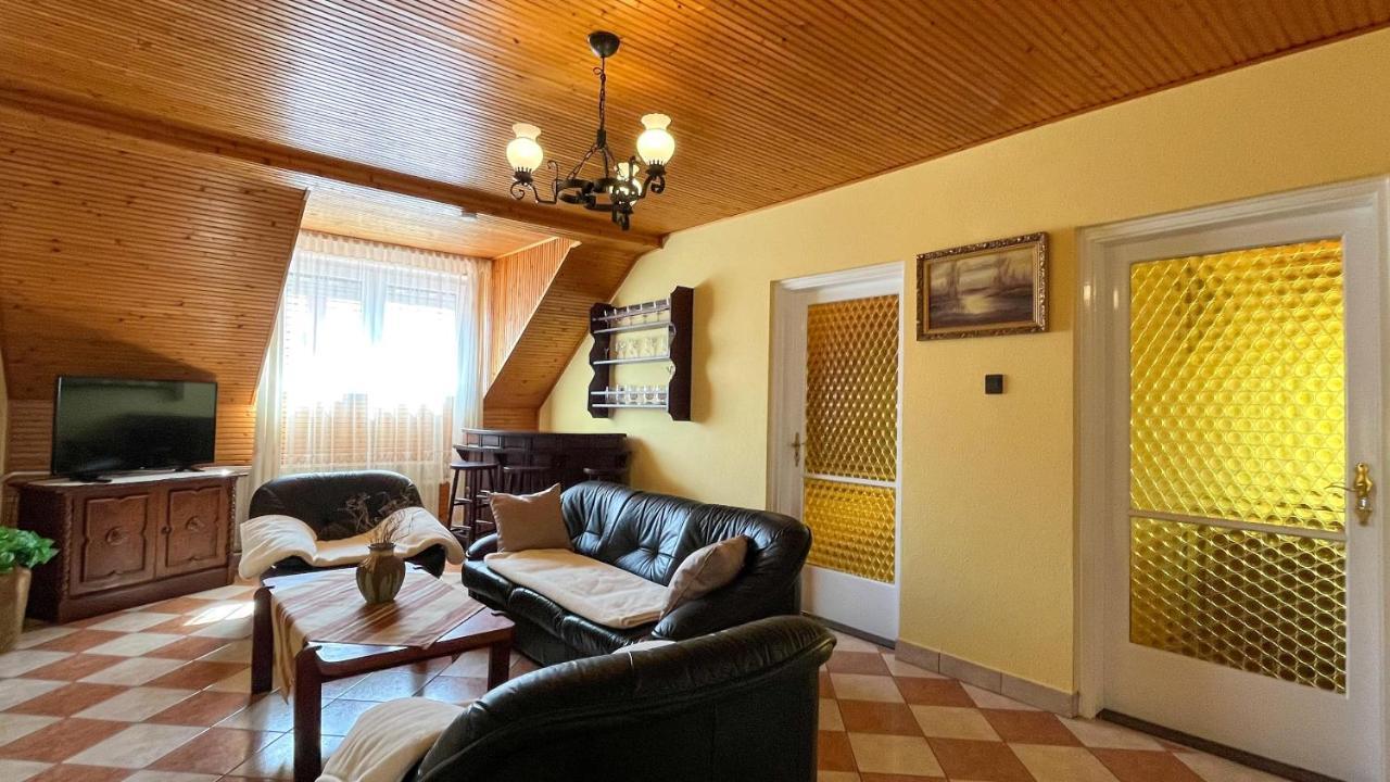 Magyar Apartmanhazak I-Iii. ザラカロシュ エクステリア 写真