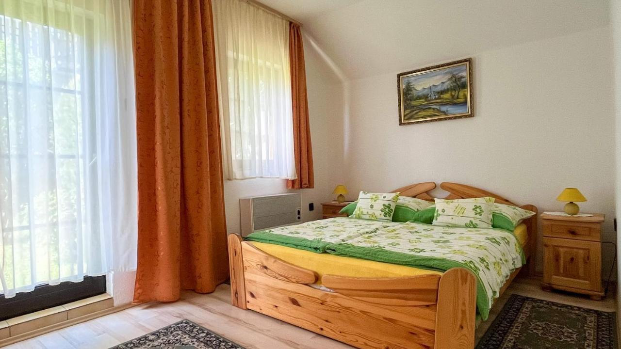 Magyar Apartmanhazak I-Iii. ザラカロシュ エクステリア 写真