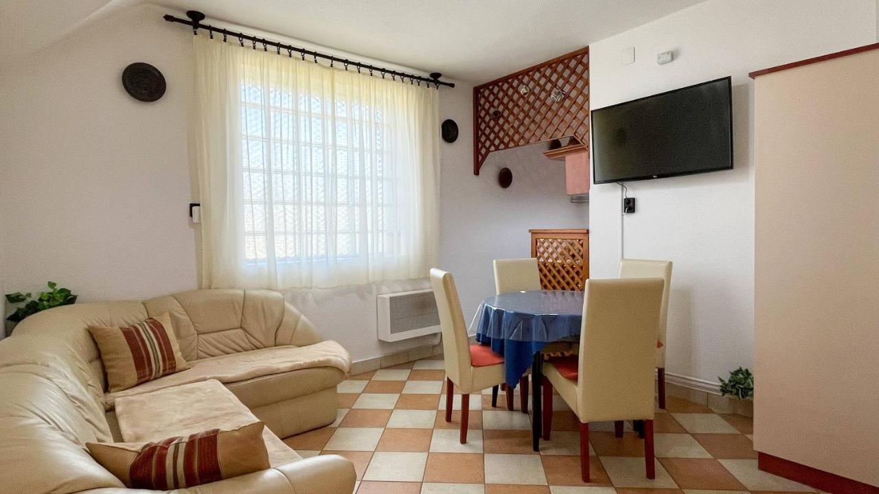 Magyar Apartmanhazak I-Iii. ザラカロシュ エクステリア 写真