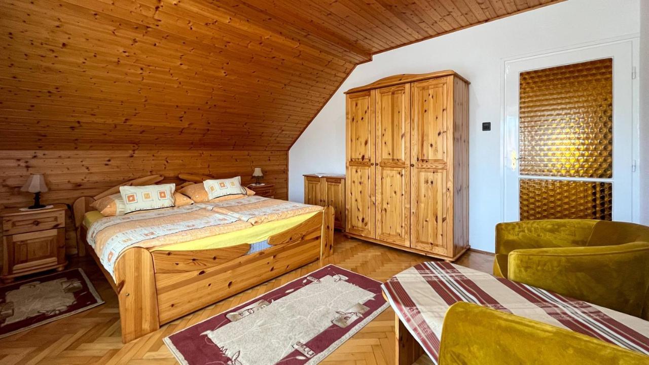 Magyar Apartmanhazak I-Iii. ザラカロシュ エクステリア 写真