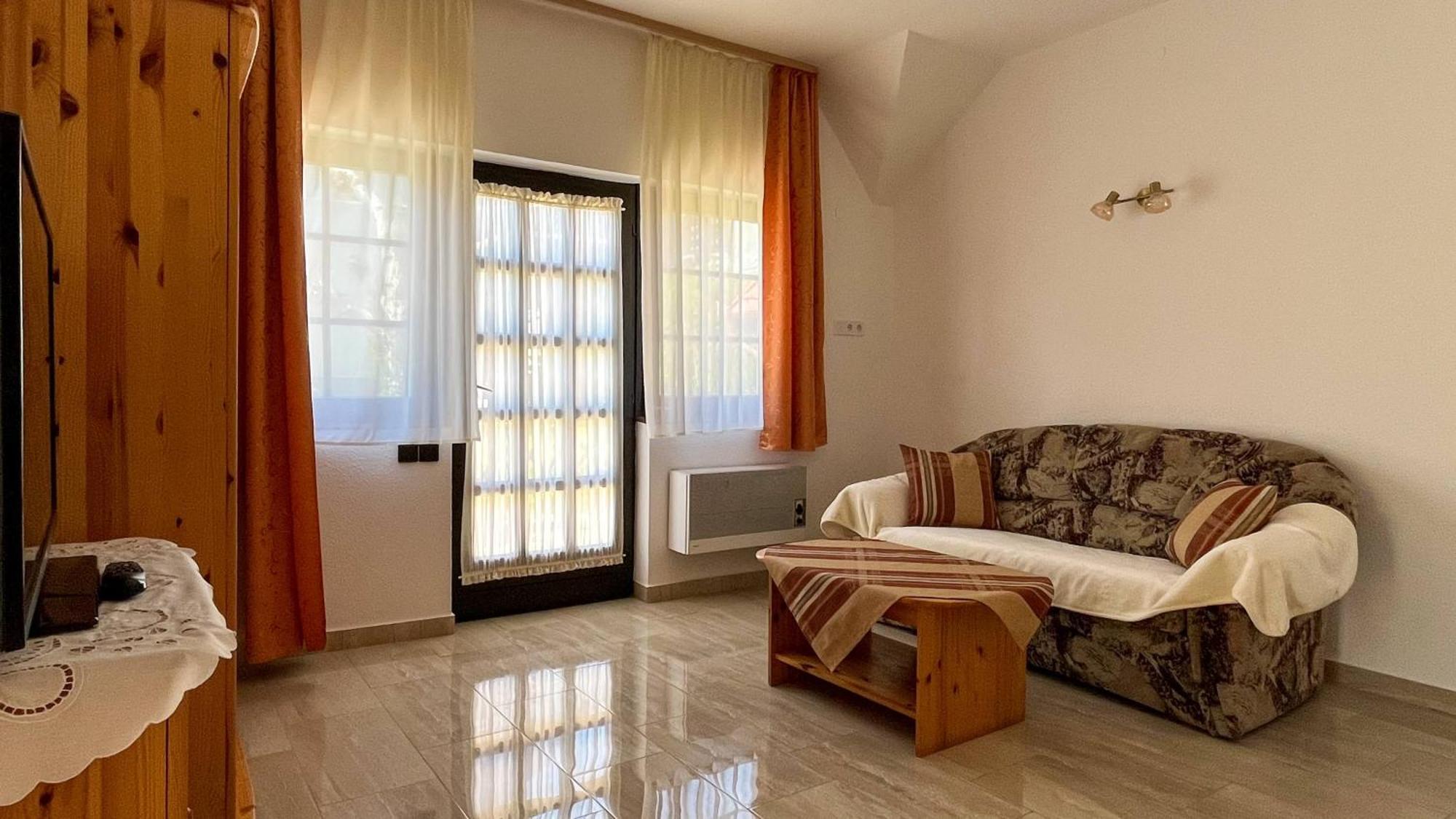 Magyar Apartmanhazak I-Iii. ザラカロシュ 部屋 写真