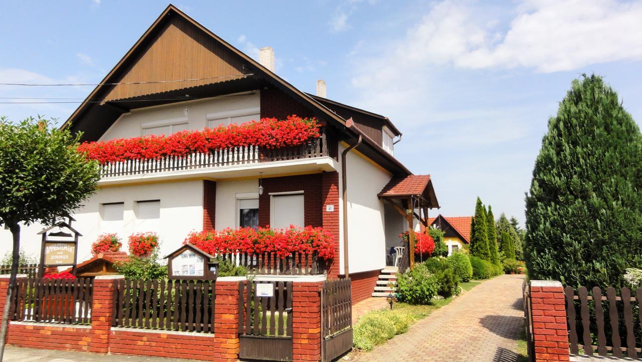 Magyar Apartmanhazak I-Iii. ザラカロシュ エクステリア 写真